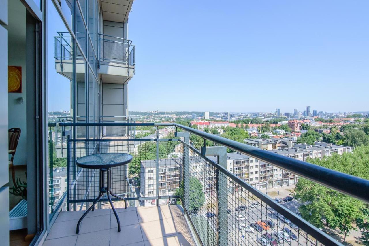 Helios Luxury Apartment In Vilnius Skyscraper 外观 照片